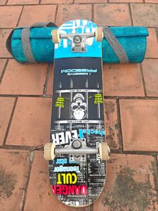 Skateboard with Extra Wheels