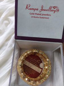 Elegant Gold Bangle
