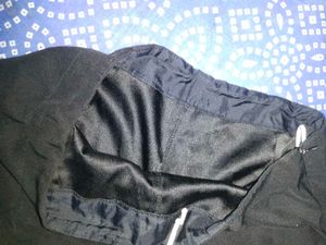Women Black 3/4 Pants Capri In Coins