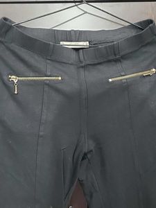 Chic Black Zip Detail Leggings