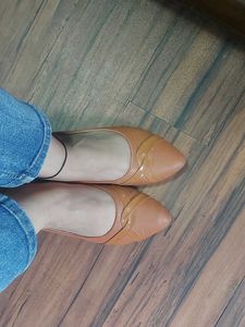 Cute Tan Ballerinas