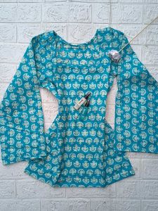 Cotton Short Kurti🩵