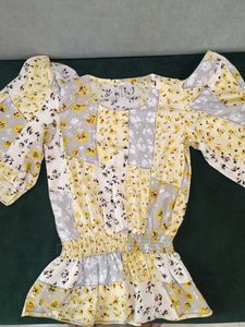 Floral Print Puff Sleeve Top