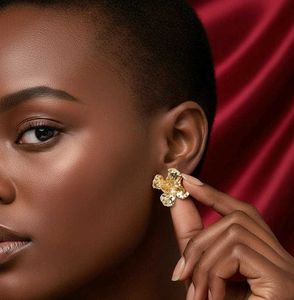 Flower Stud Earrings✨🪩