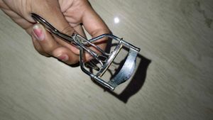 Eyelash Curler