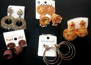 Flaunt Your Earings😍
