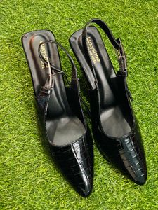 Luxyshoe Black Slingback Heels unused