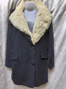 Branded Coat with Fur Collar 💙