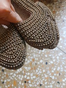 Pearl sandal