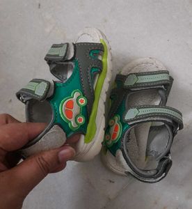 Cutewalk By Babyhug Car Sandals