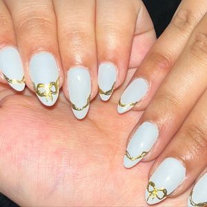 White &amp; Gold Bow Nail Set