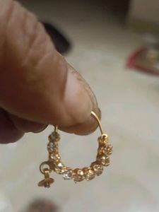 Nose pin