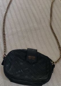 GUESS SLING BAG