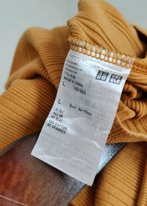 🆕 UNIQLO Square neck Ribbed Top
