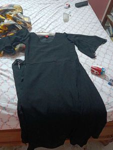 Elegant Black midi dress