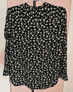 Cherokee Women&#39;s Floral High-low Top