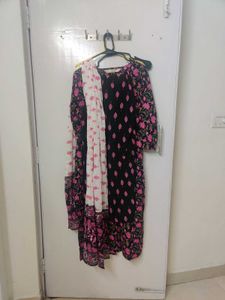 Elegant Floral Kurta Set