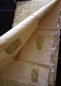 Elegant Cream &amp; Gold Saree