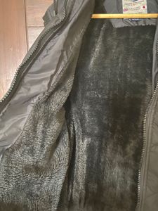 Men’s Sleeveless Puffer jacket (M)