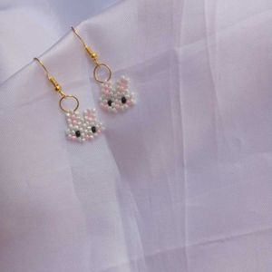 Bunny 🐰Beaded Earrings