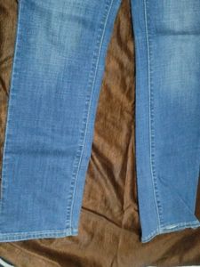 Levi&#39;s High Rise Denim