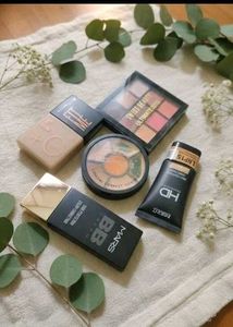 Makeup Bundle With Lots Of Freebies ☺️