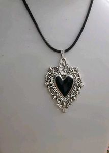 Gothic Melting Heart Pendant Black
