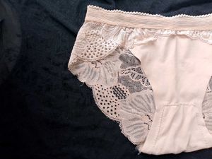 Net + Seamless Branded Penty.