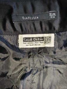 Van Heusen Size 32 Formal Black Skirt