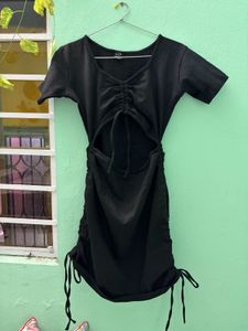 Black Cutout Mini Dress🫶🏻 ( bust 36,40)