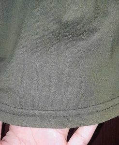 olive green crop top 👕😇