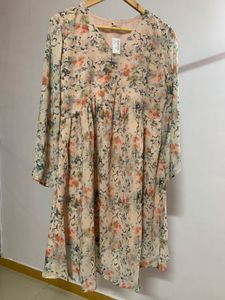 Elegant Floral Short Dress with Flared Full Sleeve