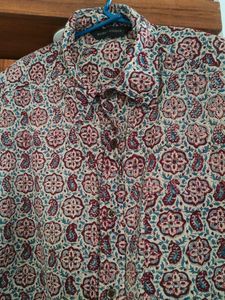 Patterned Men&#39;s Shirt