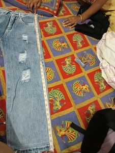 Trendy High Rise Distress Straight Leg Jeans