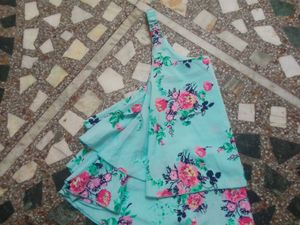 Women Top With Classical Look