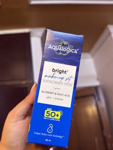 Aqualogica Makeup Set Sunscreen Mist