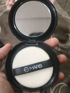 Compact Powder , shade like 220 beige