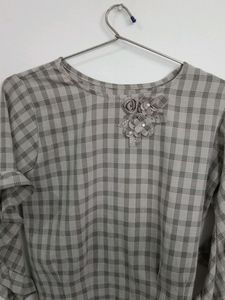 Beautiful Grey Top With Beautiful Sleeves