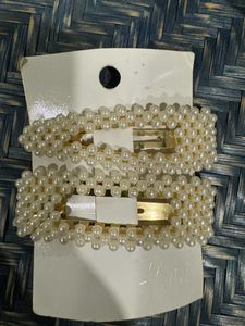 H&amp;M Pearl Hair Clips
