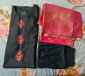 Elegant Embroidered Kurta Set For Weddings