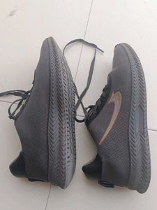 Sports Shoes 👟