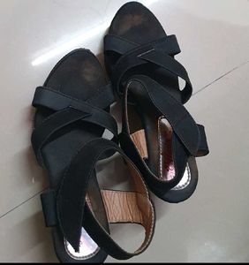 Stylish Women&#39;s Flats &amp; Sandals