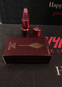 Charlotte Tilbury Lipstick 90s pink hollywood vixe