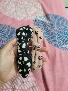Set Of 2 Hairbands With A Bow