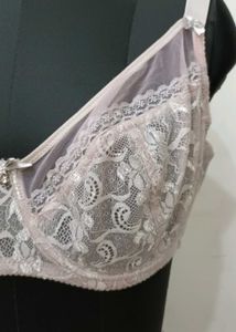 Underwired Lace Bra..38E