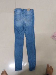 Distressed Skinny Jeans