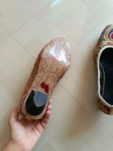 Embroidered jutti ❤️