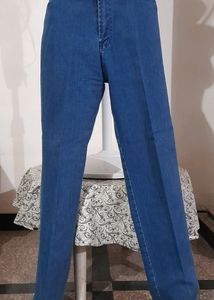 Woman Jeans, 32", New Unused, Stretchable Comfy Fi