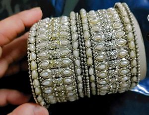 Pearl Bangle Set