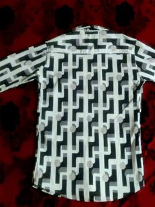 Patterned Men&#39;s Shirt